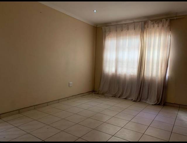 2 BEDROOM HOUSE FOR SALE IN FINSBURY